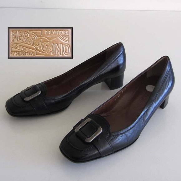 FERRAGAMO gunmetal buckle low-heel leather pumps sz 9